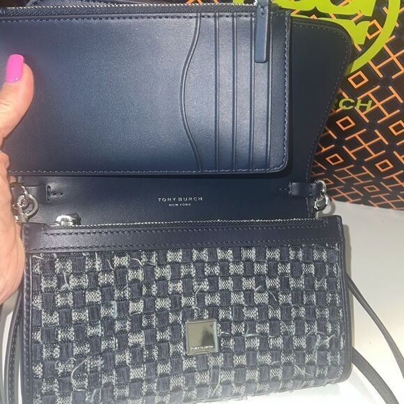 Tory Burch Thea Denim Navy Woven Flat Wallet Crossbody Bag NWT - Picture 10 of 11